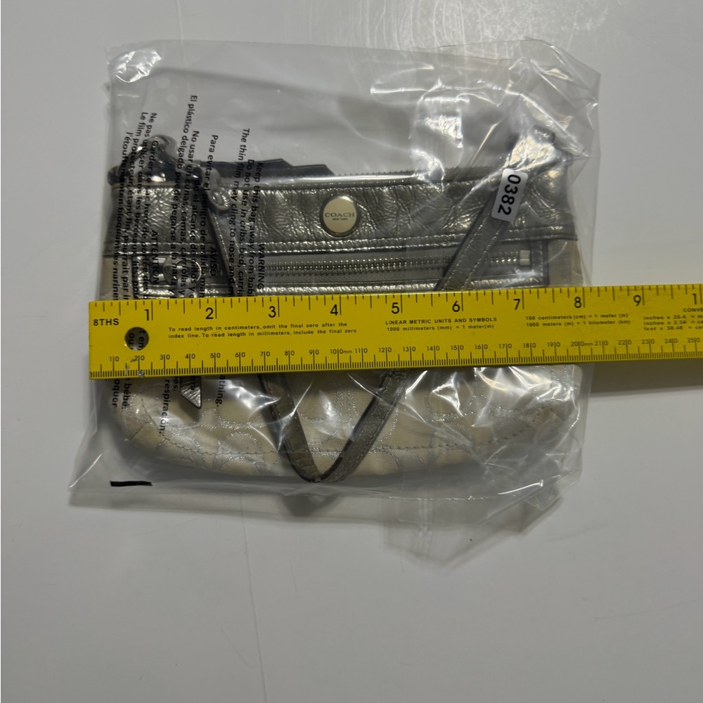 Y2K Coach Silver and Cream Women's Bag - Picture 12 of 13